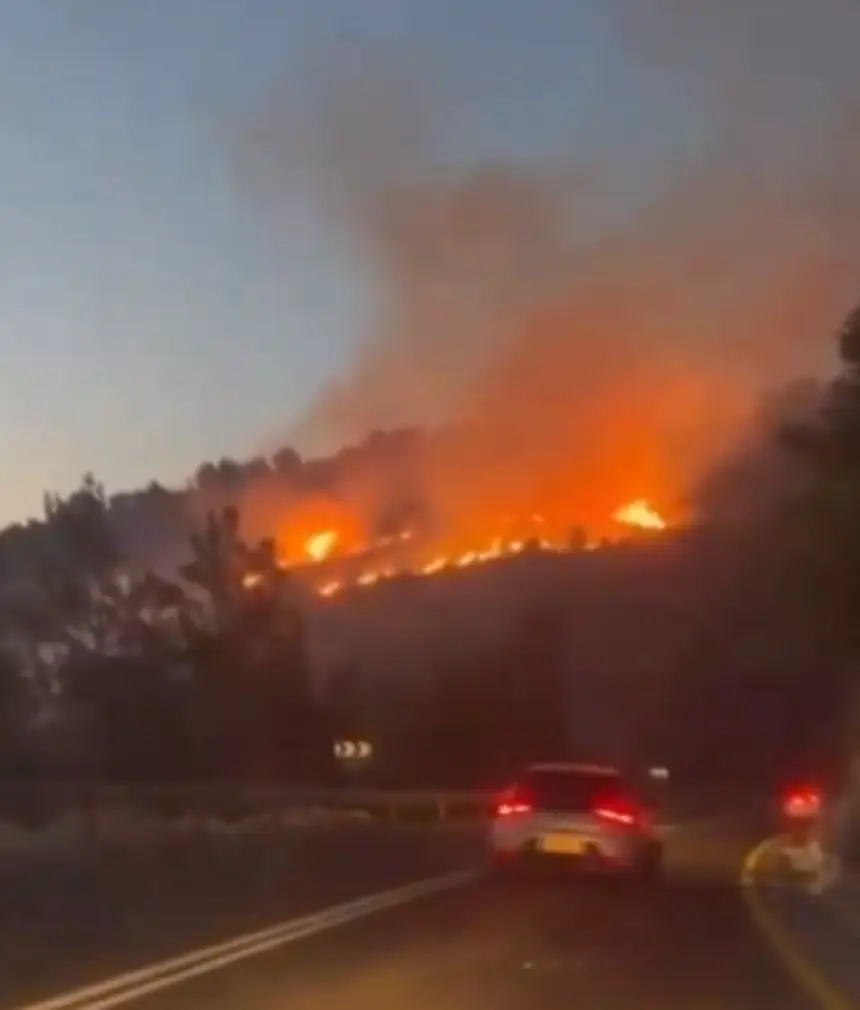 Fires started by Hezbollah attacks in the Tzfat area